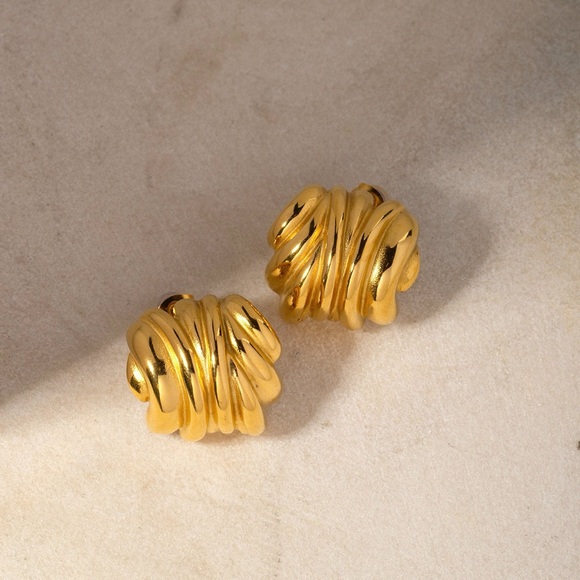 💎Waterproof Gold Statement Earrings*Vintage Earrings - Picture 4 of 5